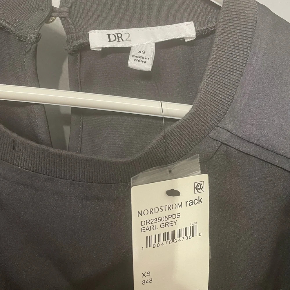 NWT grey T-shirt Nordstroms Rack size xs - Picture 3 of 10